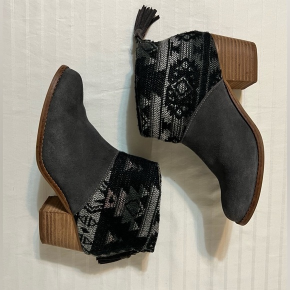 Toms Womens Leila Gray Suede Wool Tribal Ankle Boots Booties Size 6 - Picture 8 of 13